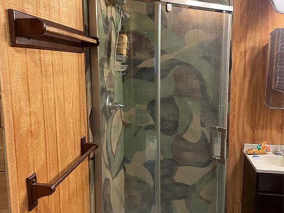 5th image of 109 Maple Ln