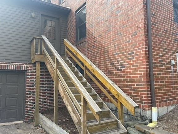 3rd image of 431 W Vine St