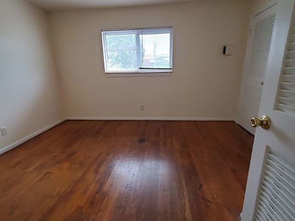 5th image of 1063 W 48th St #A3