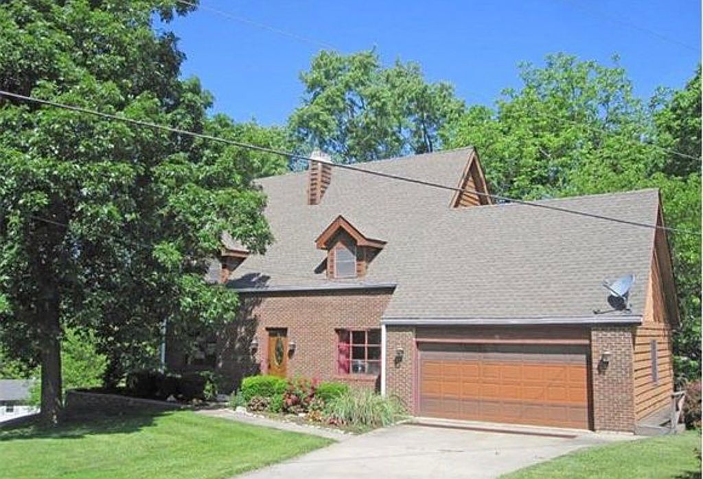 10 Hickory Ln, Carlinville, IL 62626 Zillow