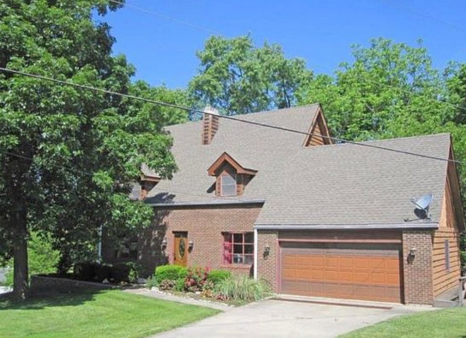 1st image of 10 Hickory Ln