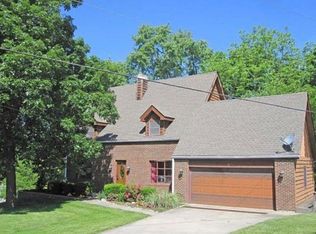 10 Hickory Ln, Carlinville, IL 62626