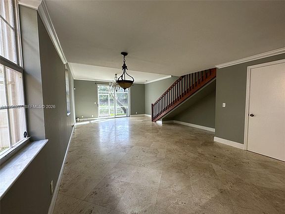 4th image of 1402 Veracruz Ln