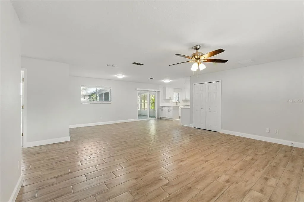 4 bed, 2.0 bath, 1624 sqft, $2,500 — Photo 2