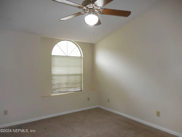 2942 Rockford Falls Dr N — Photo 6