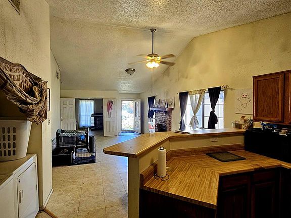4th image of 817 Colchester Dr