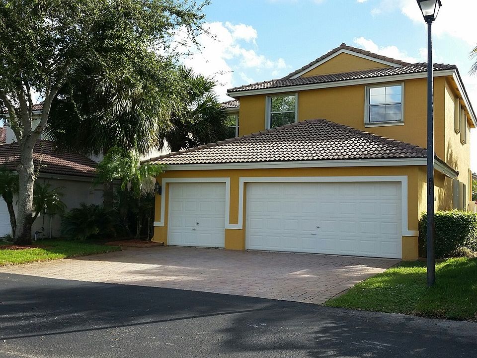 1st image of 4915 SW 36th Ave