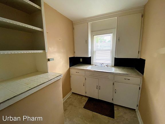 5th image of 942 Madison Ave SE APT 4