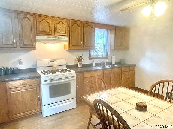3rd image of 442 Kraft St