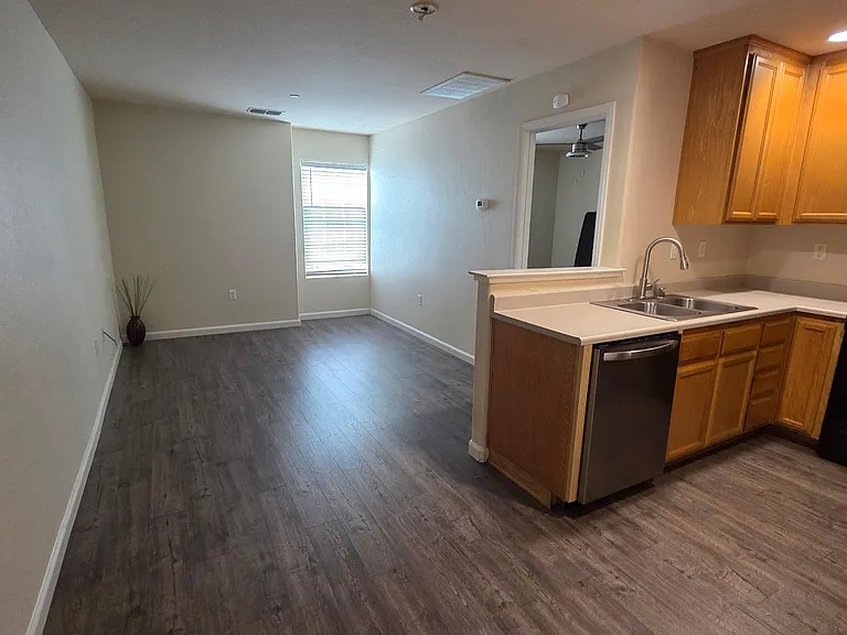 690 H St — Photo 1