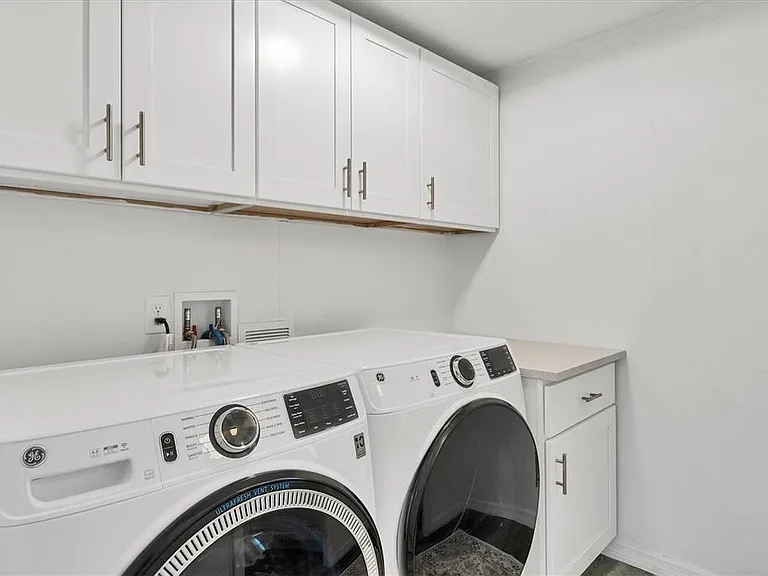 3280 Holly Ave — Photo 32