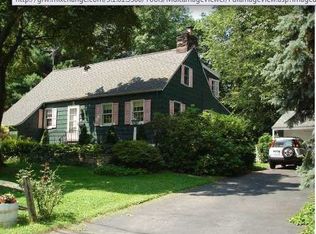 32 Center Dr, Old Greenwich, CT 06870