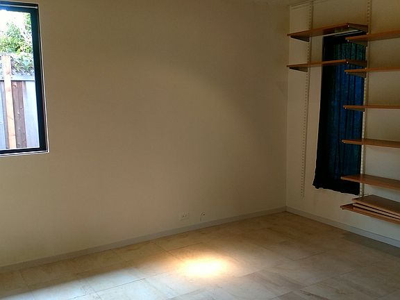4th image of 1585 Clay Dr