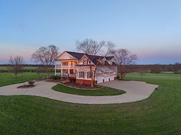 3rd image of 208 Craig Ln