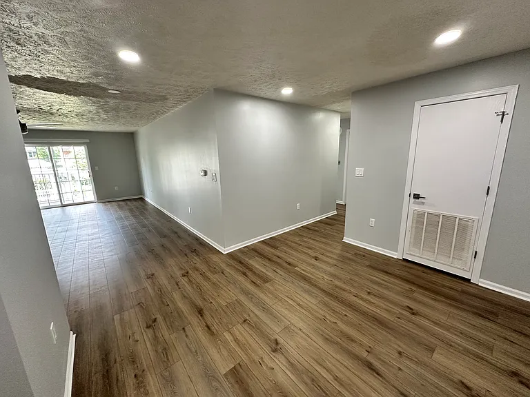 2039 Q St #102 — Photo 3
