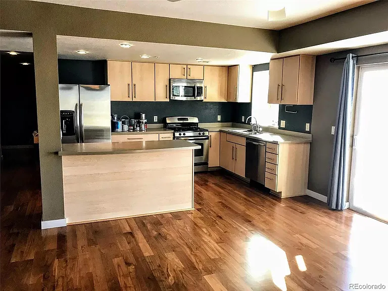 2999 Lawrence St #401 — Photo 4