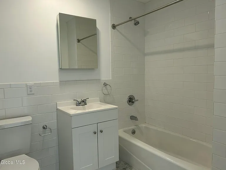 155 River St #2D — Photo 18