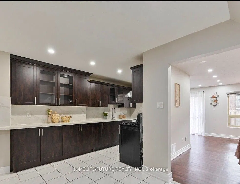 5 bed, $3,595 — Photo 3
