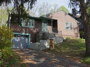 10 Rossman Ave, Hudson, NY 12534