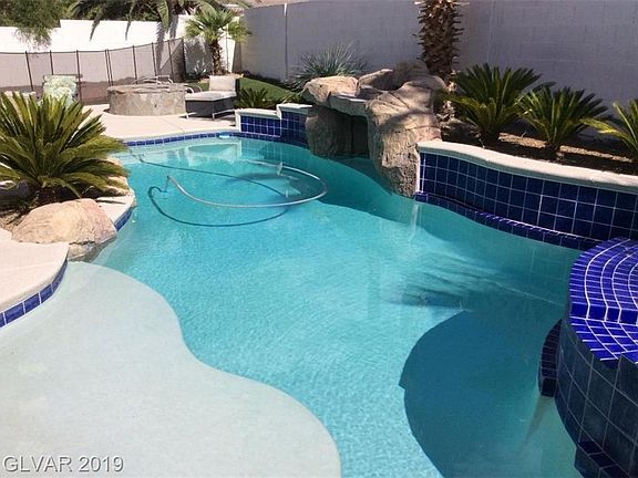 3rd image of 1027 Dover Glen Dr