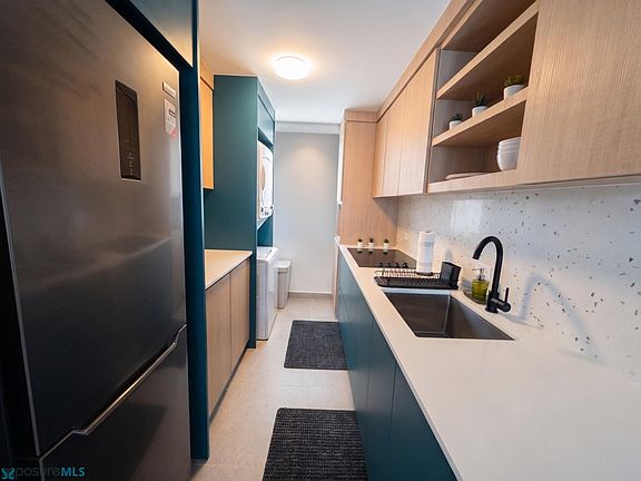 3rd image of 306 Villamil #403