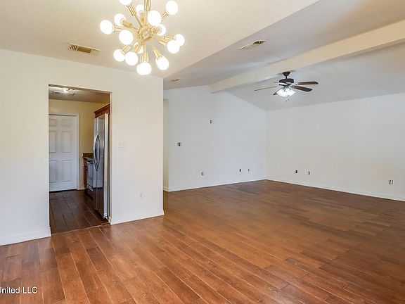 4th image of 2219 33rd St