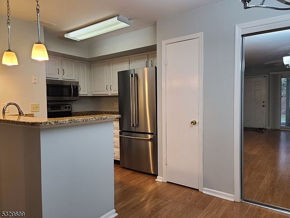 5th image of 43 Tansy Ct