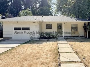 16661 Lake Forest Blvd, Lake Oswego, OR 97035