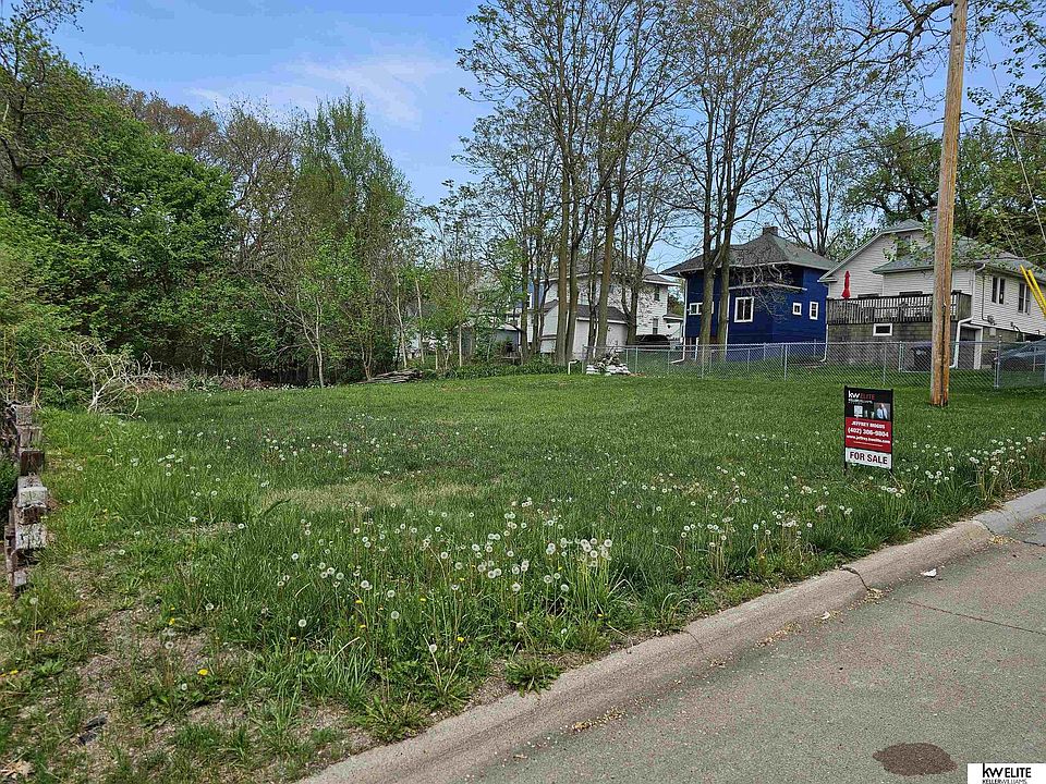 2nd image of 4114 Charles St