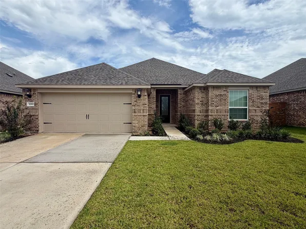 3210 Banyan Dr, Santa Fe, TX 77510