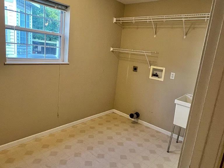 3745 Lemay Woods Dr — Photo 8