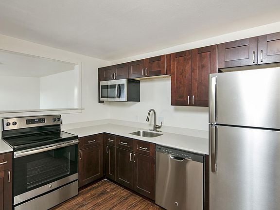 2nd image of 3261 Franklin Ave E #Pb