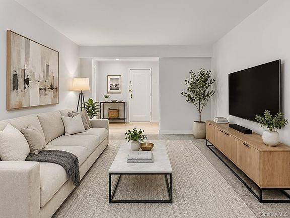 2nd image of 2 Louisiana Avenue #4B