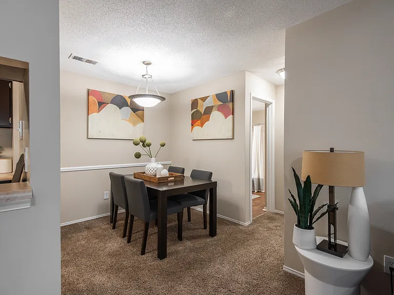 Riverset Apartments — Photo 12