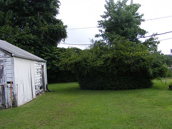 4th image of 407 Cherokee Village Dr