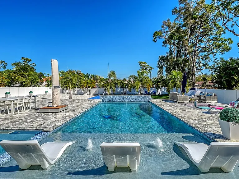 1899 Vamo Way — Photo 45