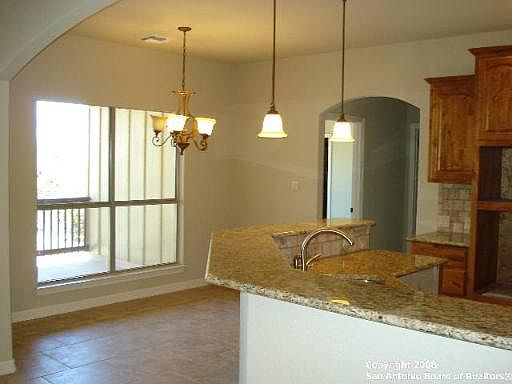 5th image of 711 DRESDEN WOOD DR