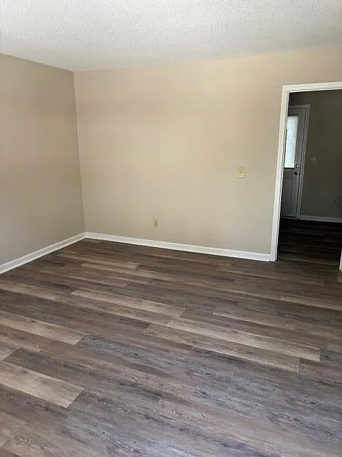 1 bed, 700 sqft, $725 — Photo 2
