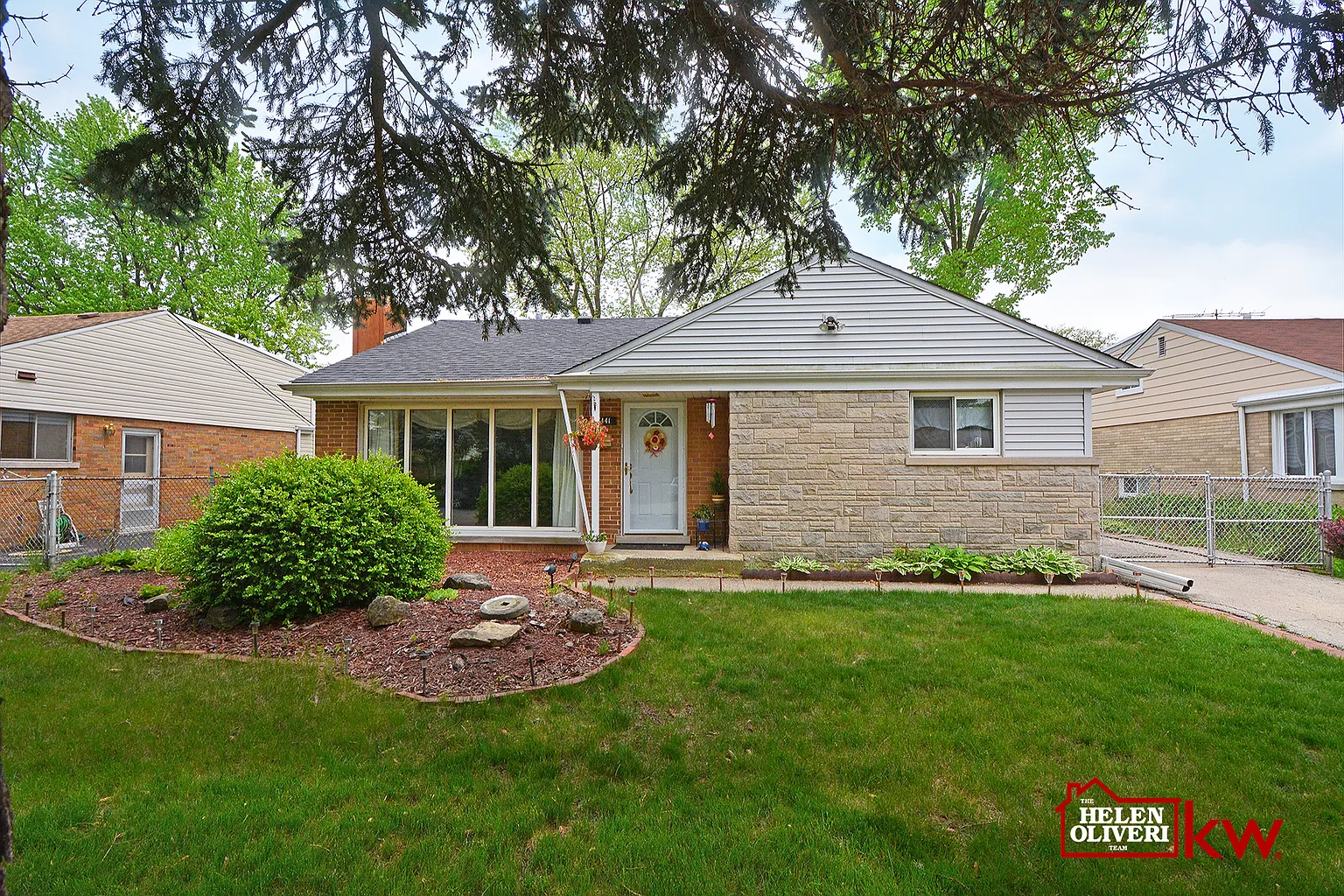 7441 Churchill St photo 1