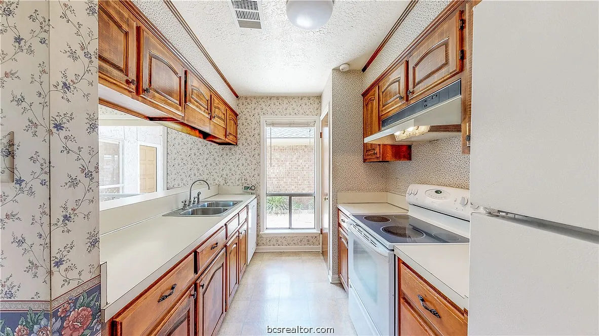 3 bed, 1460 sqft, $1,475 — Photo 2