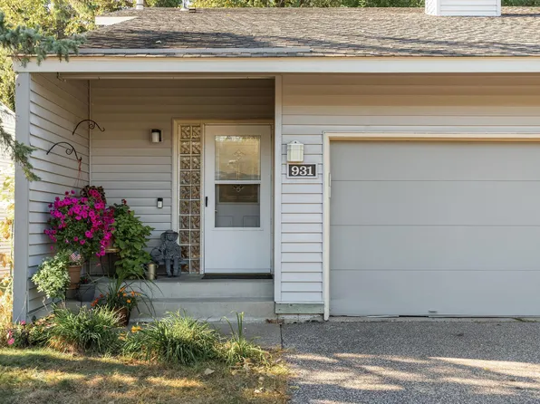 931 Monterey Ct N, Shoreview, MN 55126