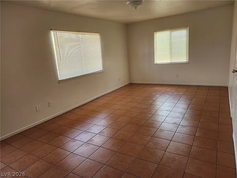 3437 E Cheyenne Ave #D — Photo 2