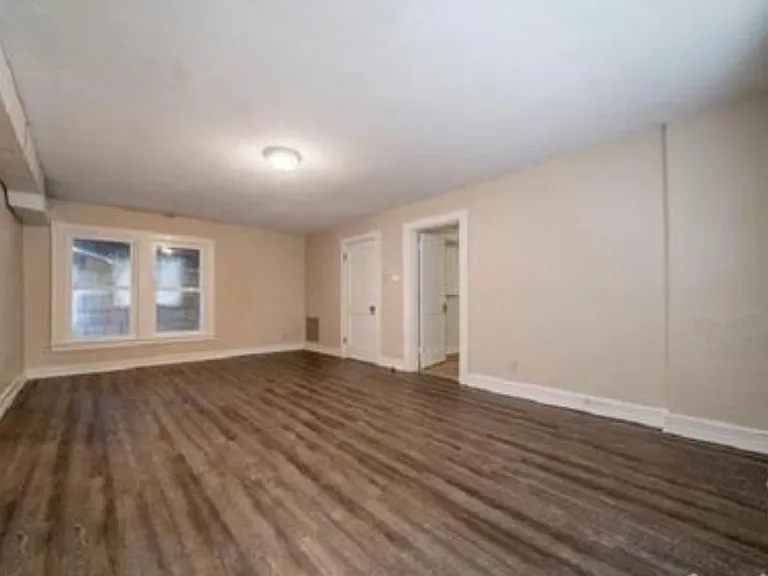 123 Pinewood St — Photo 7