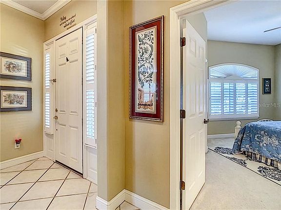 5th image of 10561 Woodchase Cir
