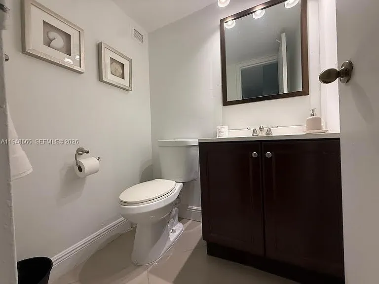 17011 N Bay Rd #202 — Photo 13