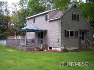 21 Gould St, Whitesboro, NY 13492