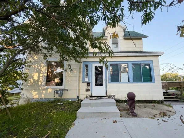 404 S 3rd St, Marshalltown, IA 50158