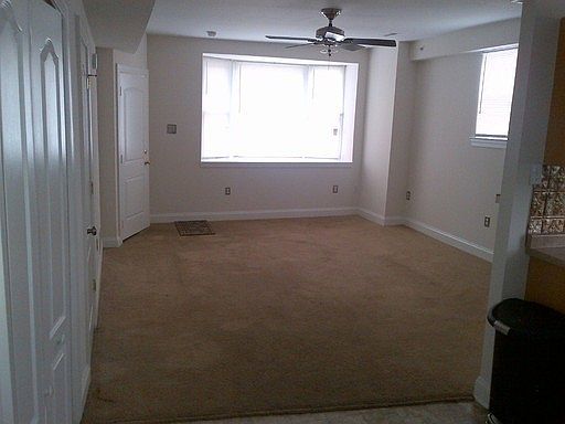 3rd image of 3101 S Broad St #1B-1BA-805SQFT