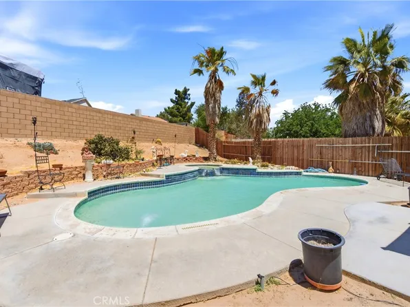 16433 Pauhaska Rd, Apple Valley, CA 92307
