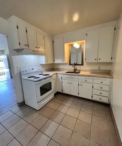 121 S L St #5 — Photo 2